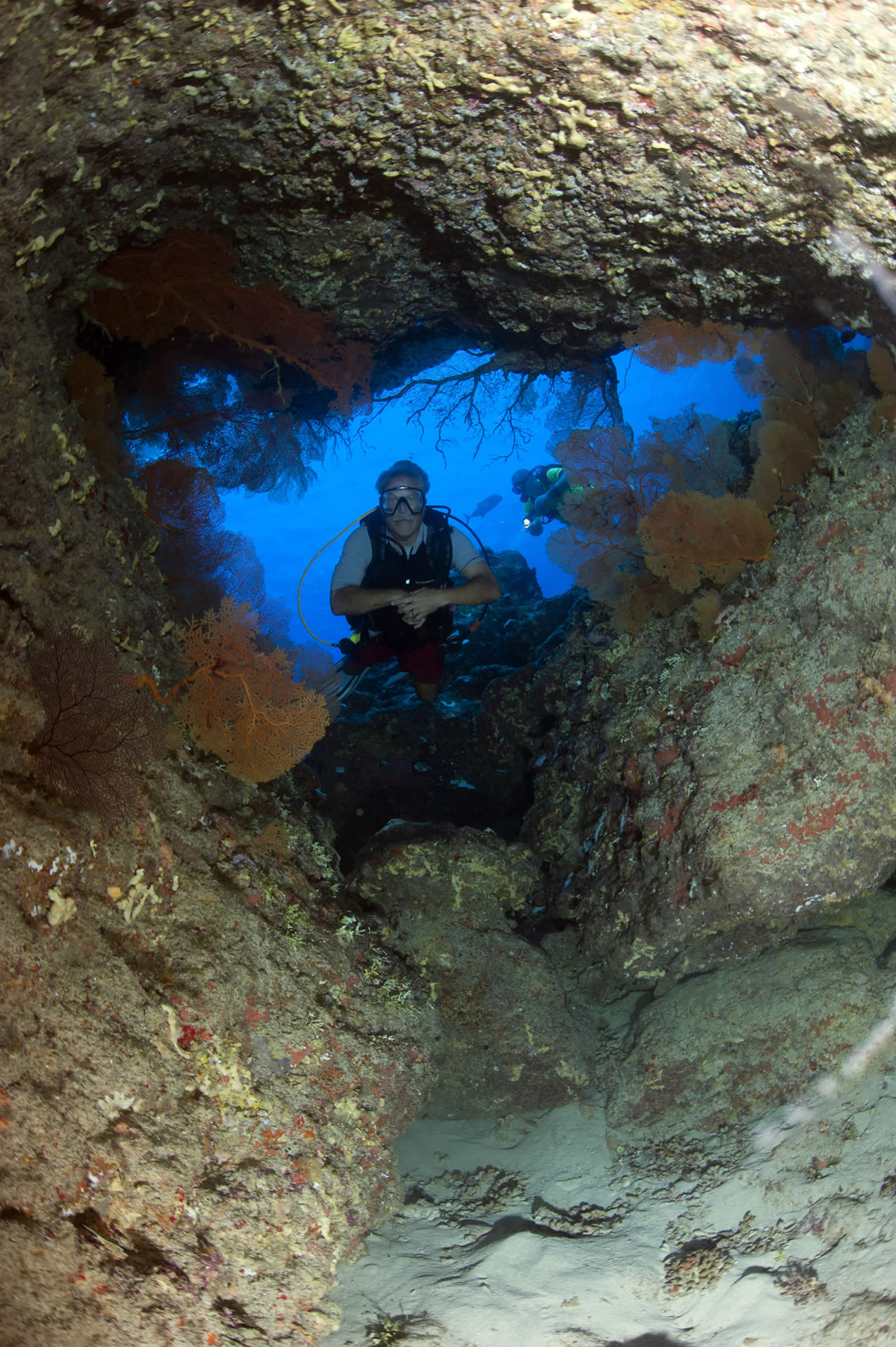 HR Diving The Grotto Saipan (Northern Mariana Islands)(Copyrigth Thor Vaz De Leon) 13